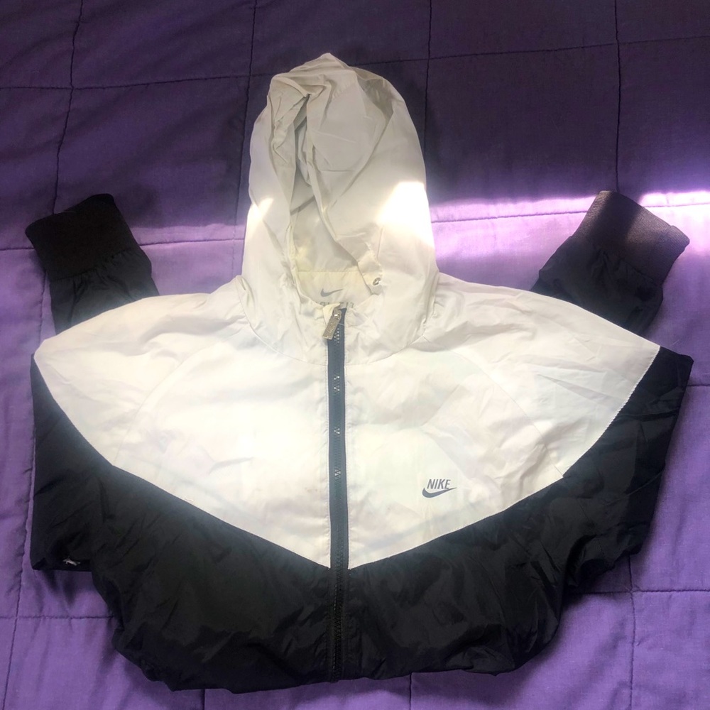 💨 Trendy two tone Nike windbreaker 💨